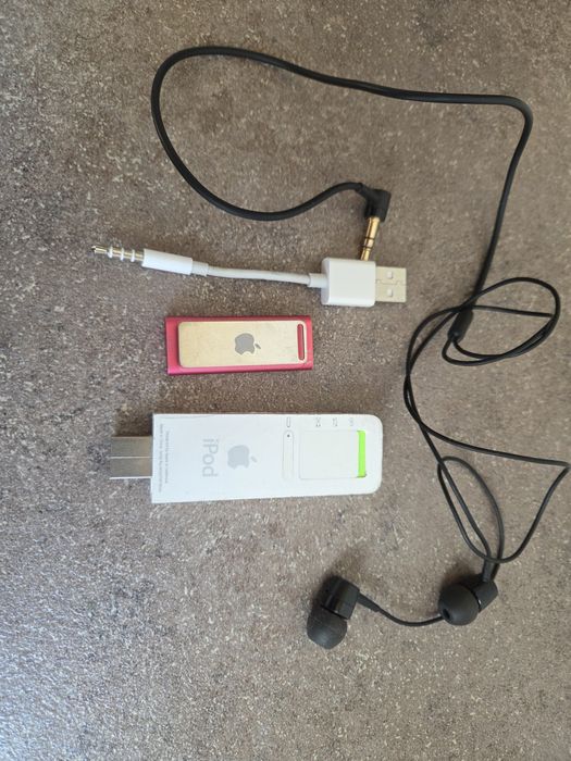 Ipod Apple Clasic de colectie. Cablu alimentare jack ,casti Sony.