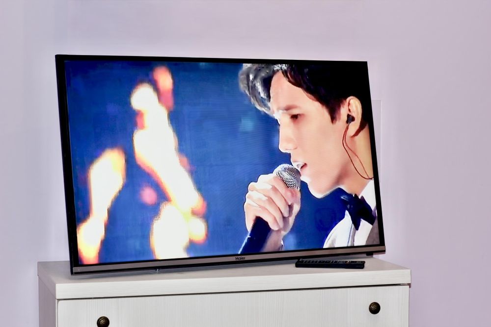 Продам Smart телевизор 106 см