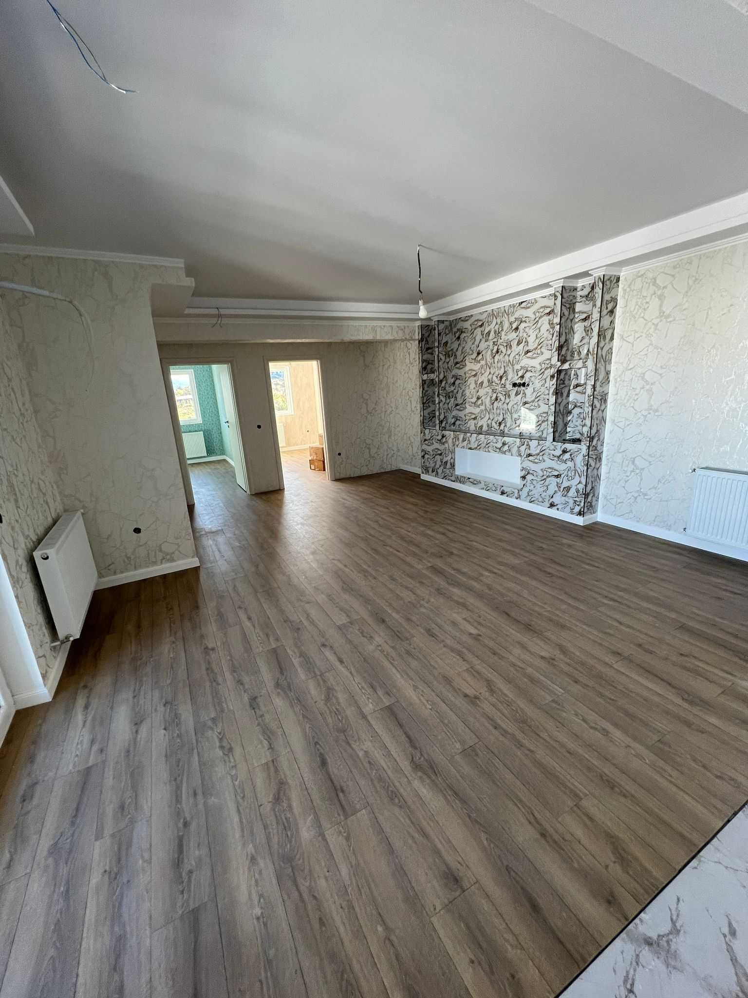 De vanzare apartament 3 camere superfinisat zona vivo