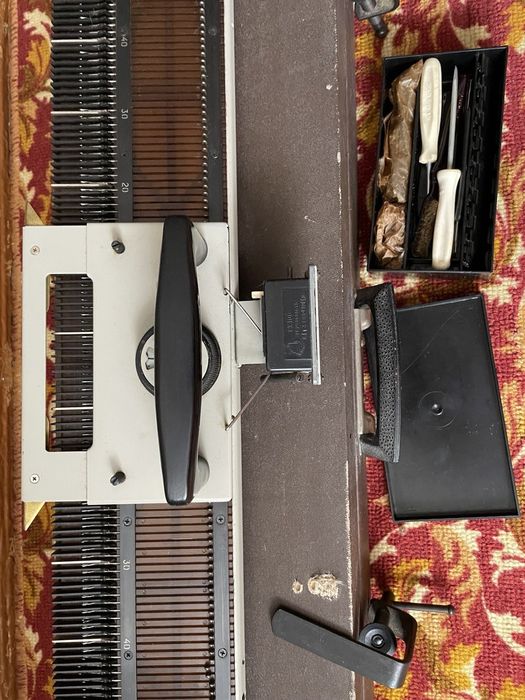 Вязальная машинка Нива 1