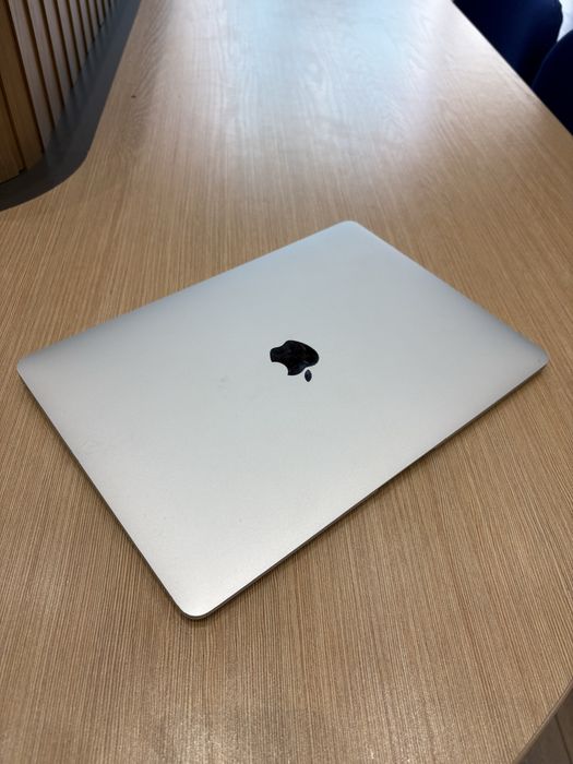 Macbook air m1 2020