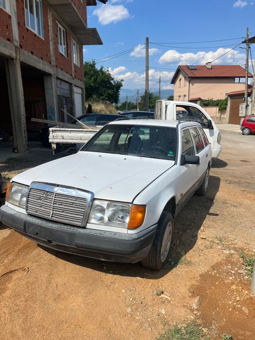 W124 200e на части
