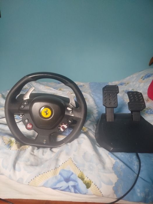 Vând volan thrustmaster T80