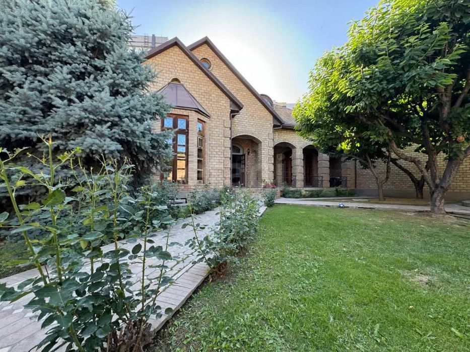 Продается дом 7.8 соток в центре Ташкента