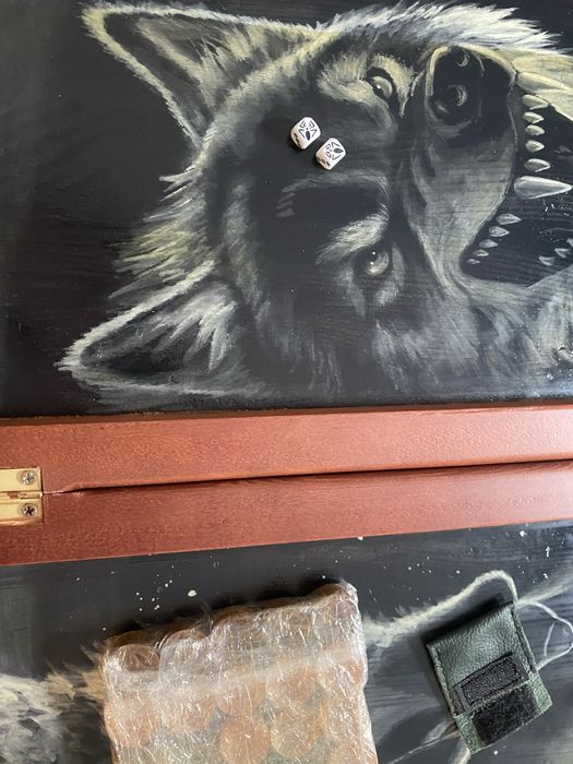 Нарды , игральные .