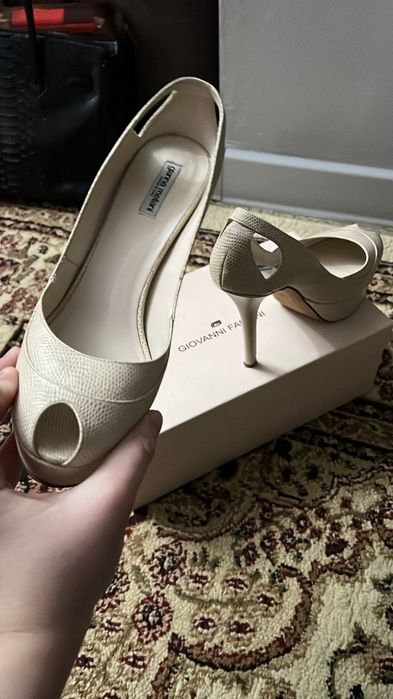 Каблуки,бежово коричневые