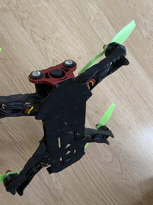 Drona FPV - nefunctionala, pt piese de schimb