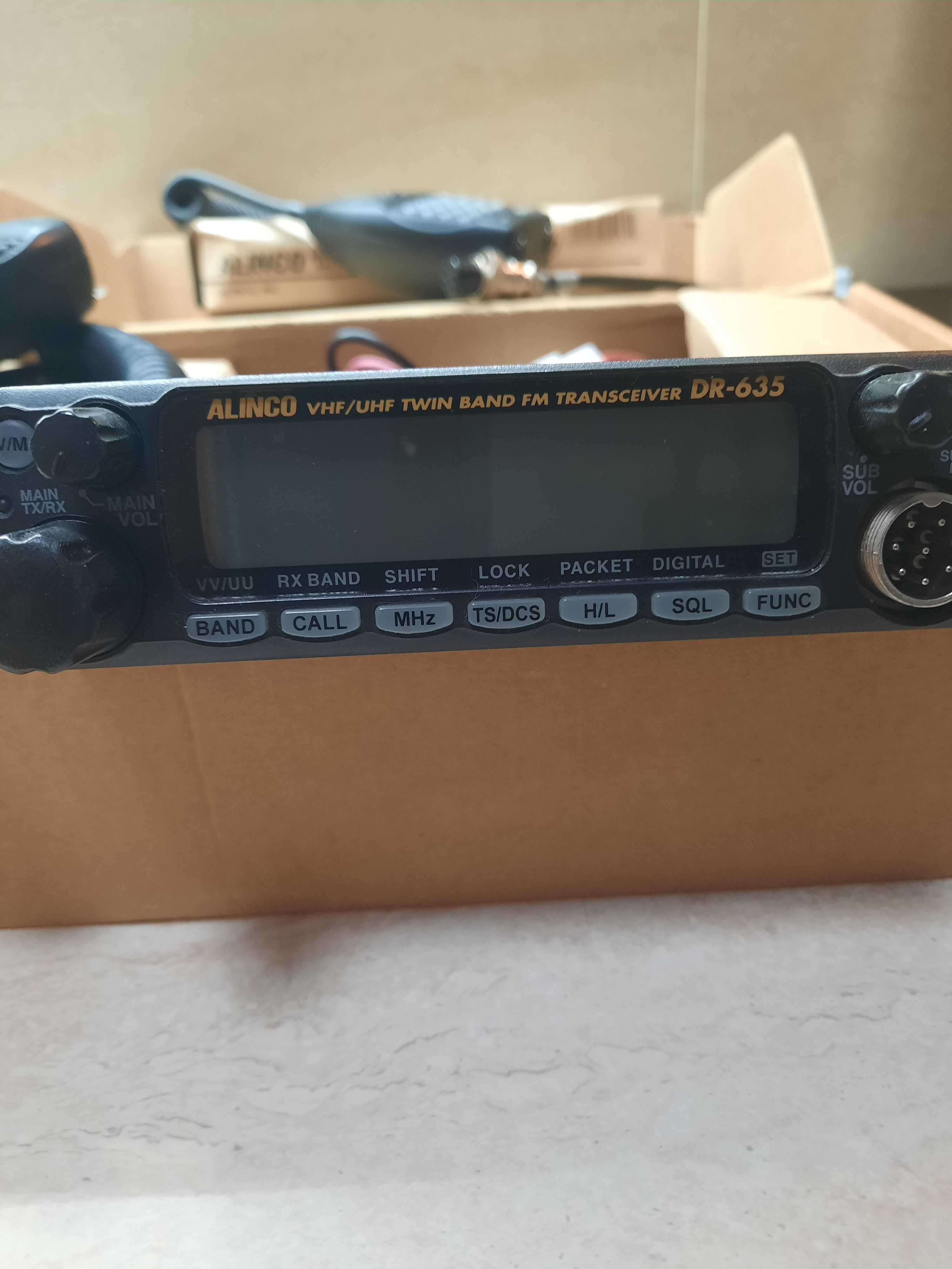 De vânzare pentru radioamatori Transceiver  ALINCO DR 635 T UHF/VHF