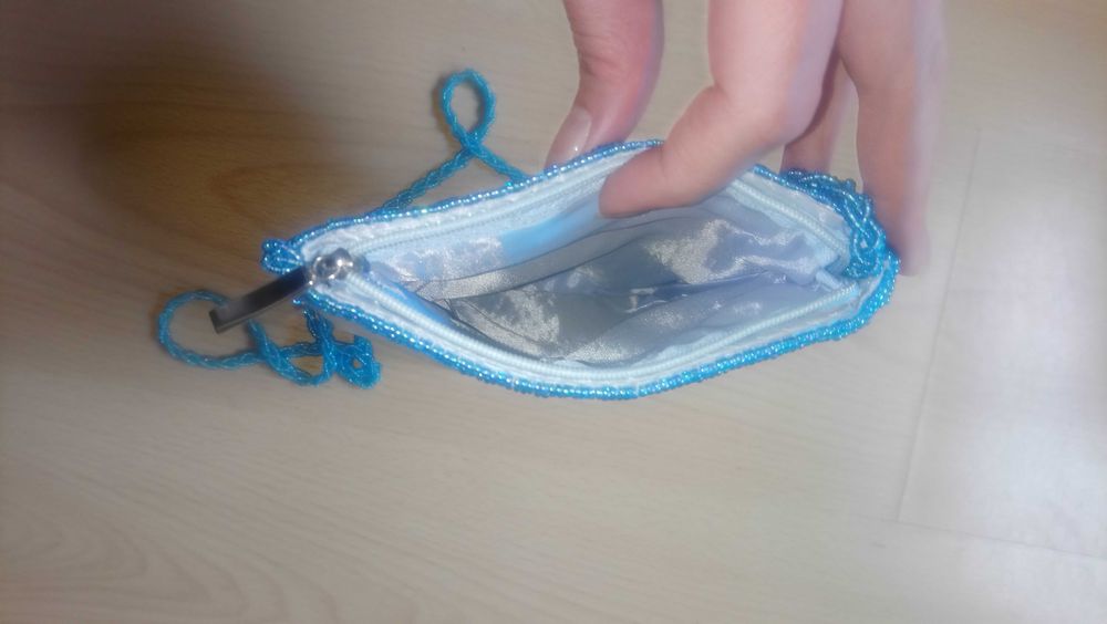 Малка чанта за през рамо