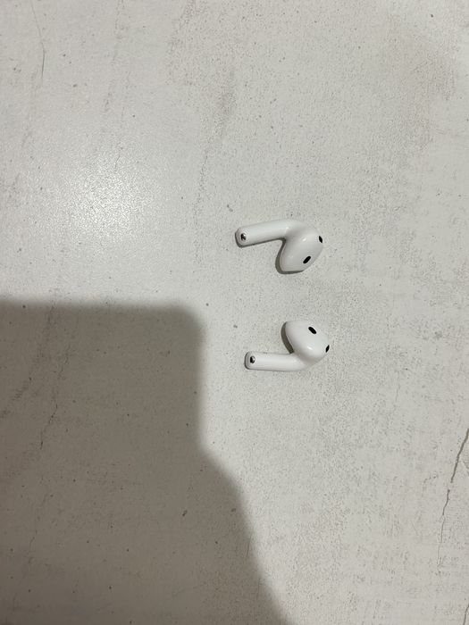 продам airpods 4 with noise cancellation