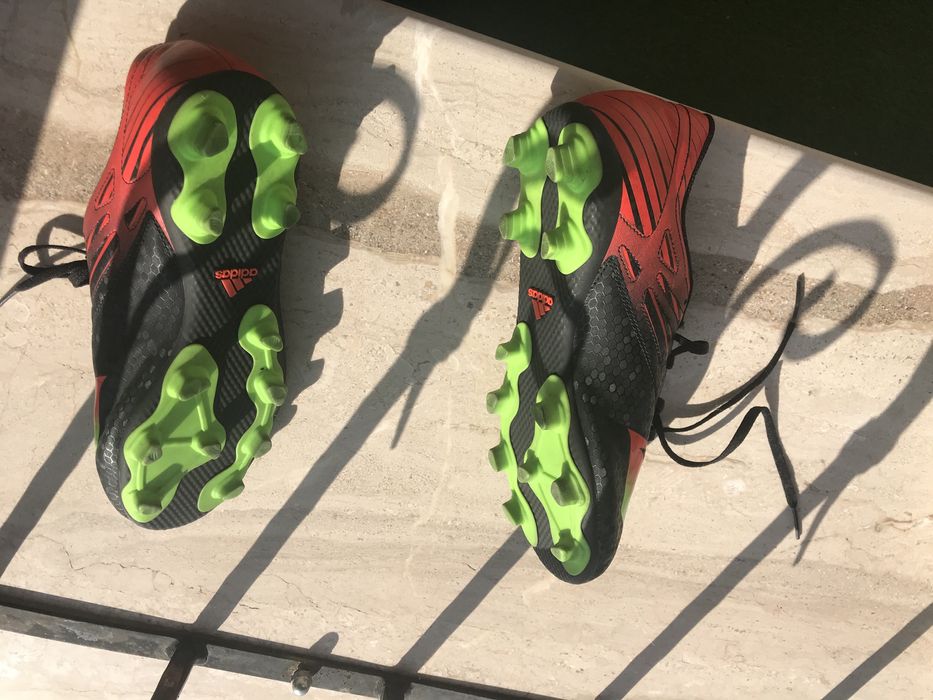 Adidasi fotbal, marca Adidas