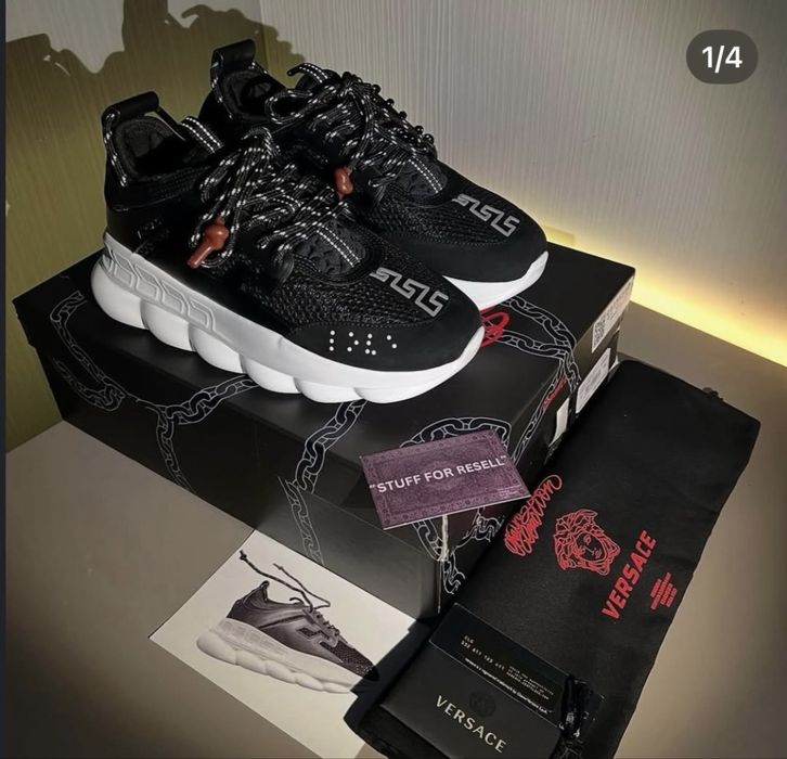 Versace chain reaction