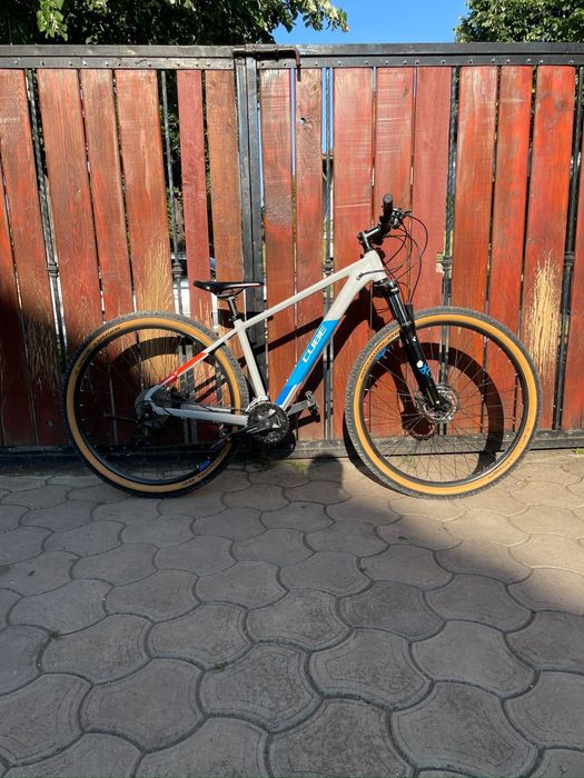 Vand bicicleta. Mtb cube