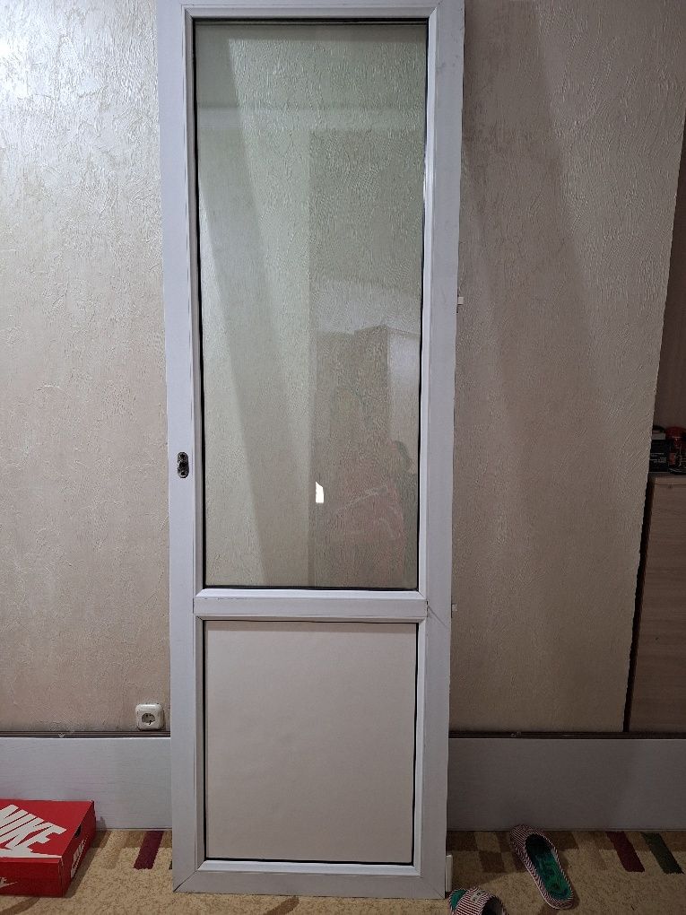 Дверь для балкона.