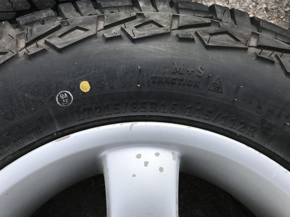 Гуми с джанти алтерен за Jeep Cherokee 5x114.3  16 и гуми 215/85/16