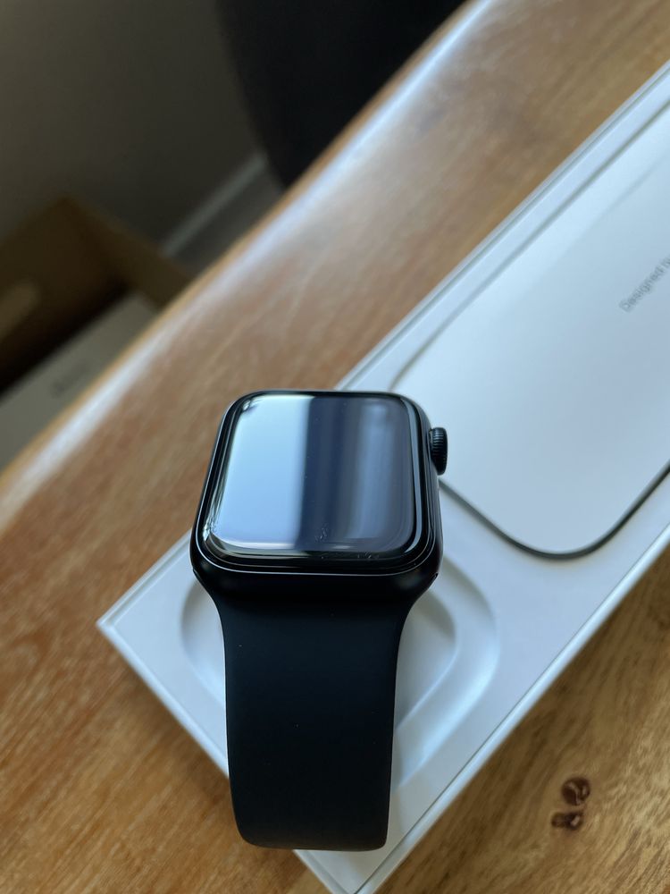 Apple watch SE Gen 2 40mm GPS