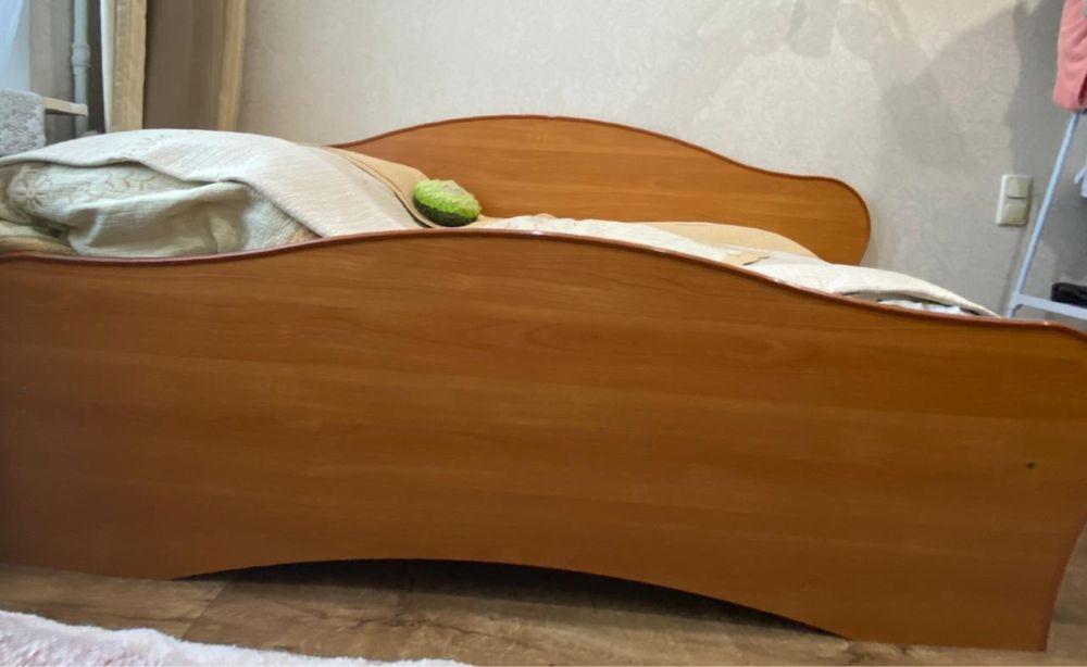 Кровать полуторка с матрасом