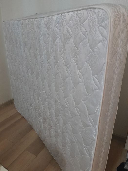 Матрас отдам бесплатно