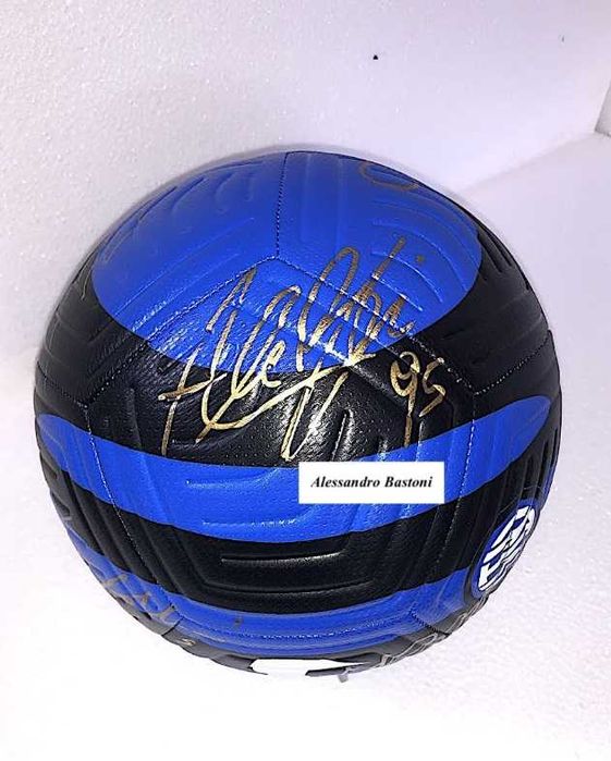 Minge semnata de Inter - Lautaro Martinez Nicollo Barella
