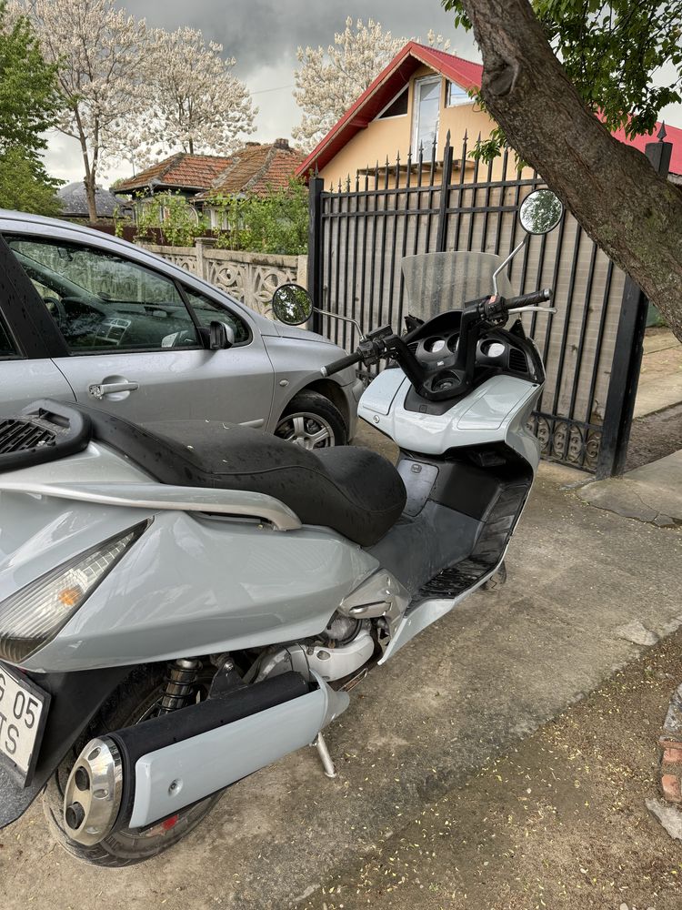 Vand honda silver wing 600cc sau schimb cu moto sportivă