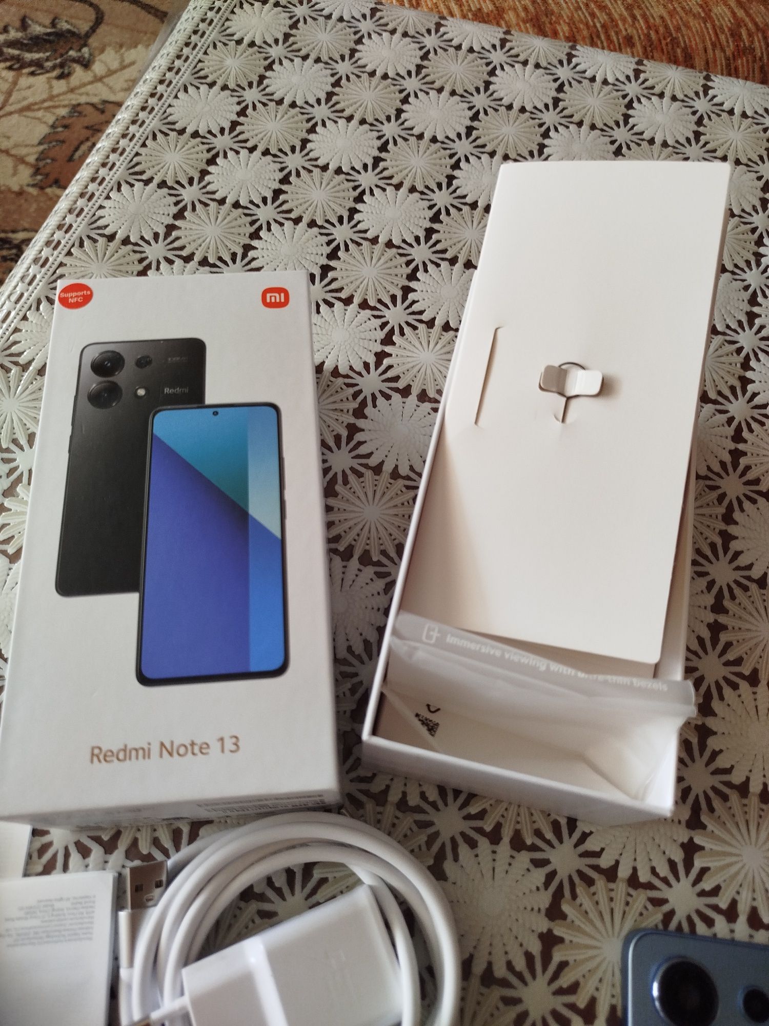 Продавам Redmi Note 13