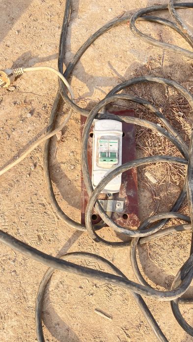 Продаю зернодробилку БУ