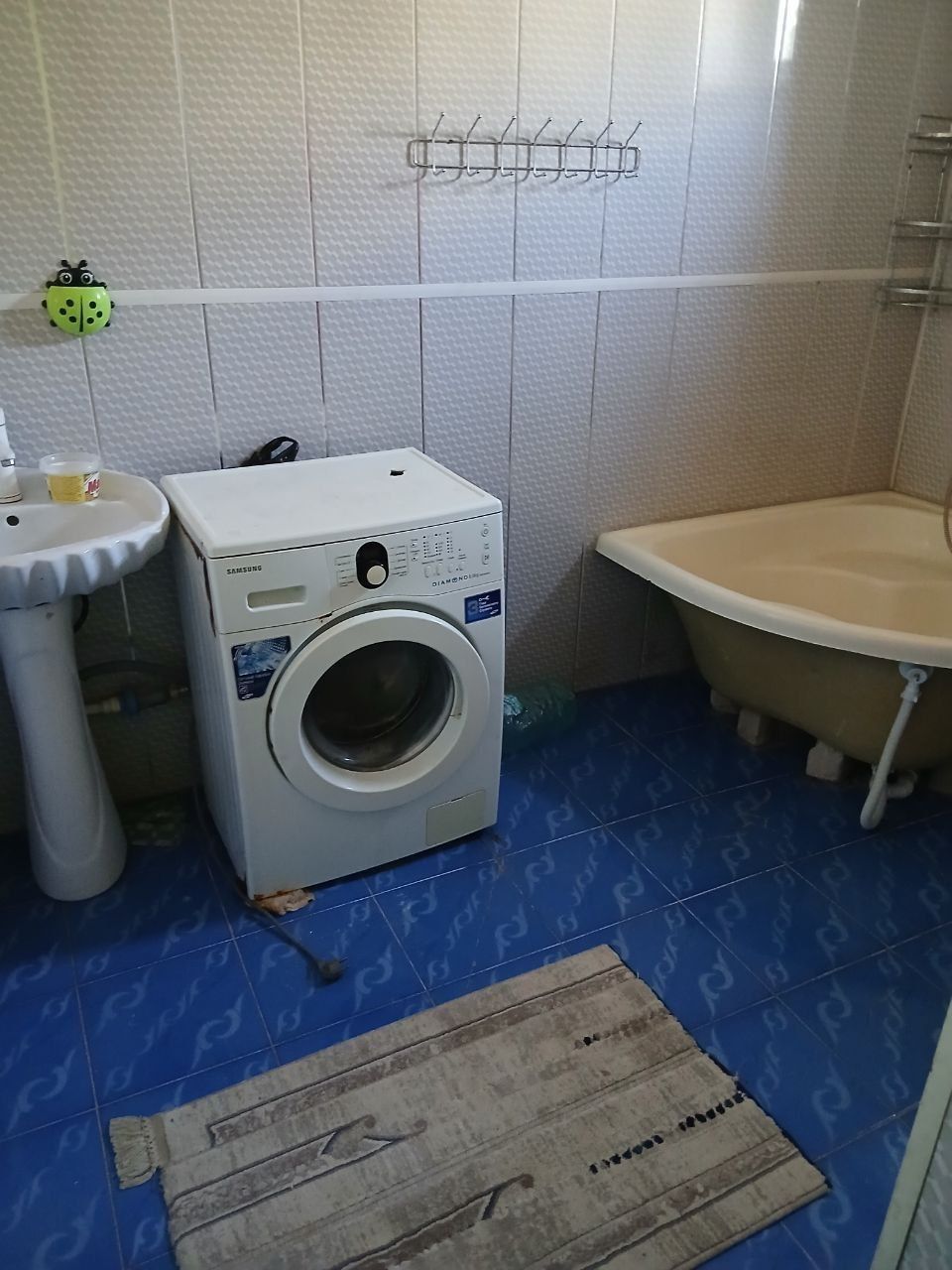 Hovli joy ijaraga beriladi.