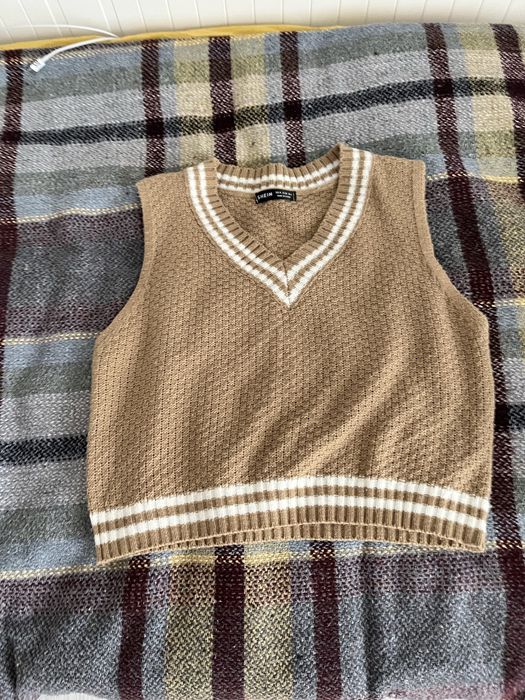 срочно продам желетка в школу новая