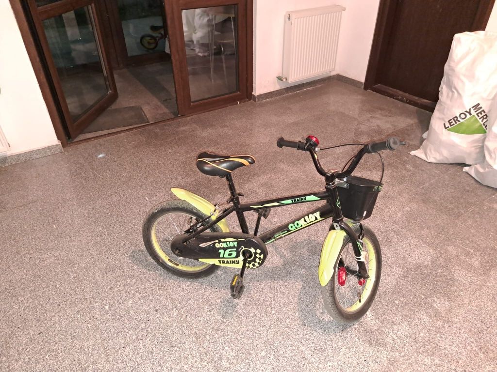 Bicicleta copii 4-7 ani.