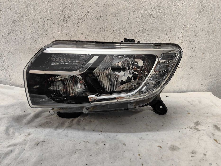 оригинален фар Дачия Сандеро  Dacia Sandero Led