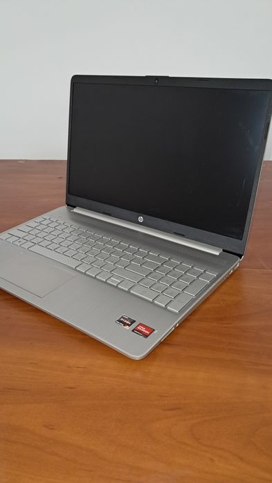 Экран 15.6" Full HD

8 ГБ ОЗУ

SSD