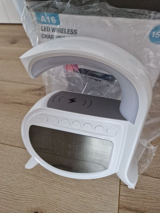 A16 boxa bluetooth cu incarcare wireless, lampa