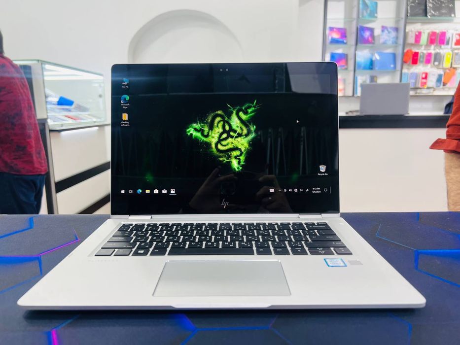 HP elitebook X360 i5-10gen 8/256GB 13.3