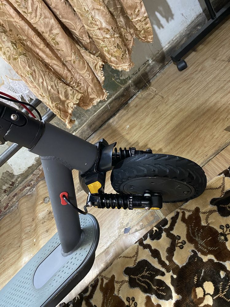 Samokat mi 365 pro продаю срочно