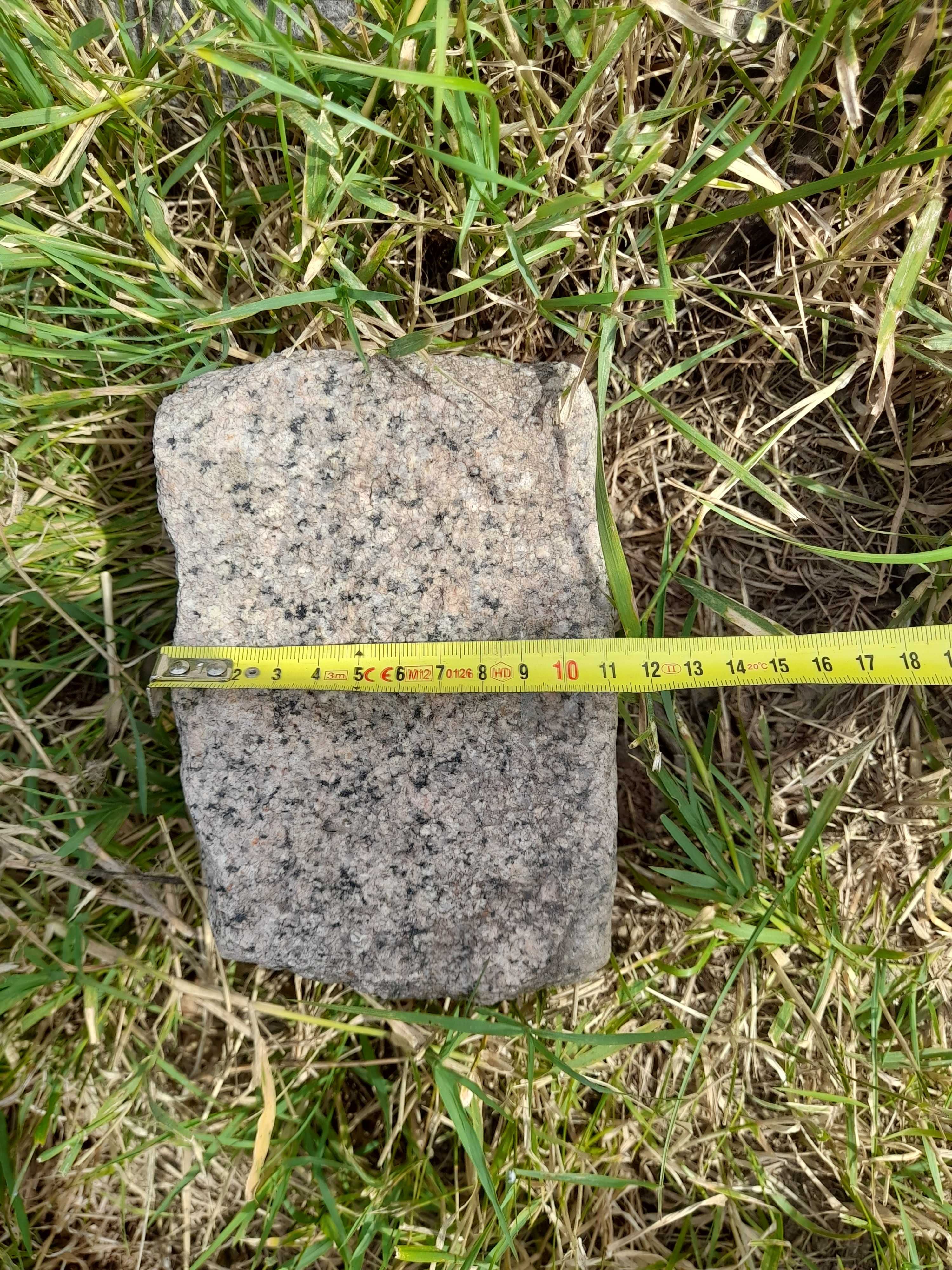 piatra cubica granit