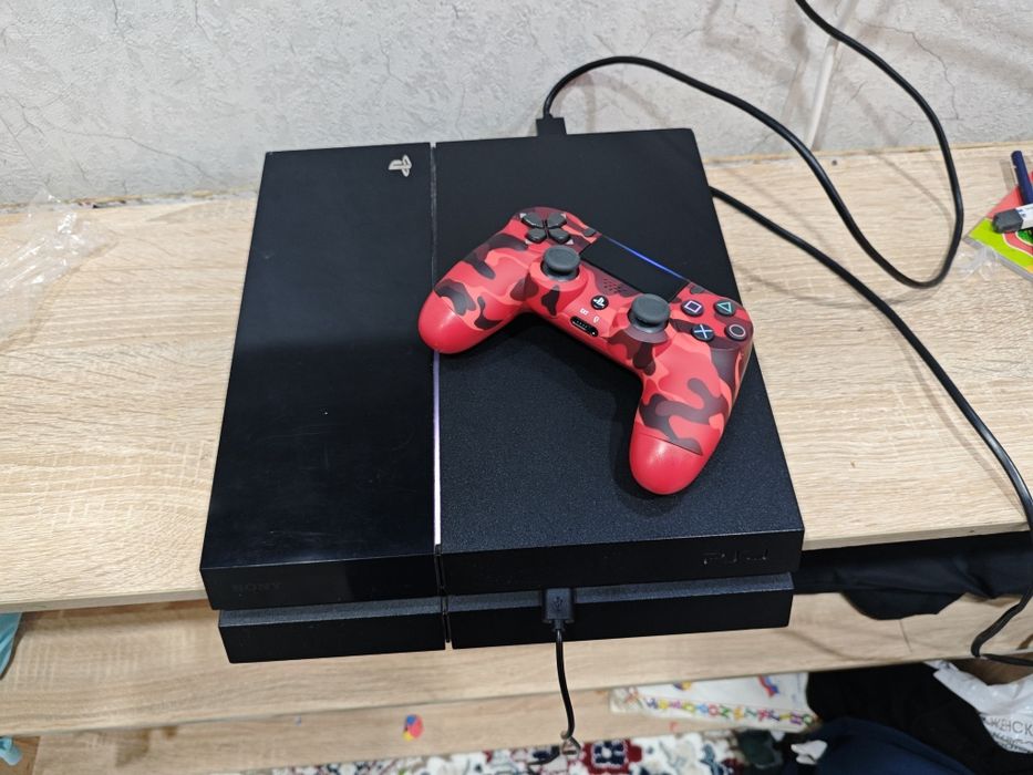 продаю Playtation 4 fat 500gb