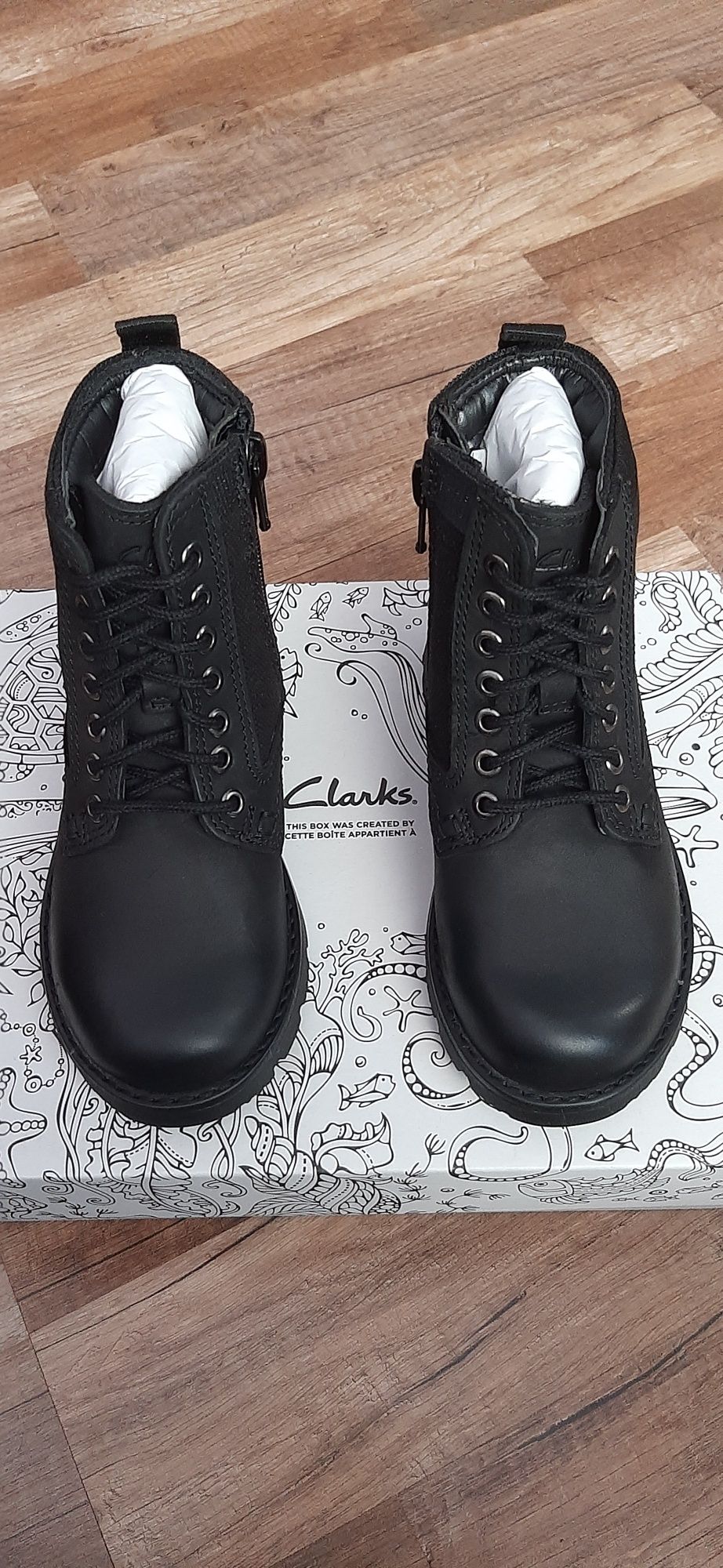 Нови детски боти и ботуши Clarks 25н