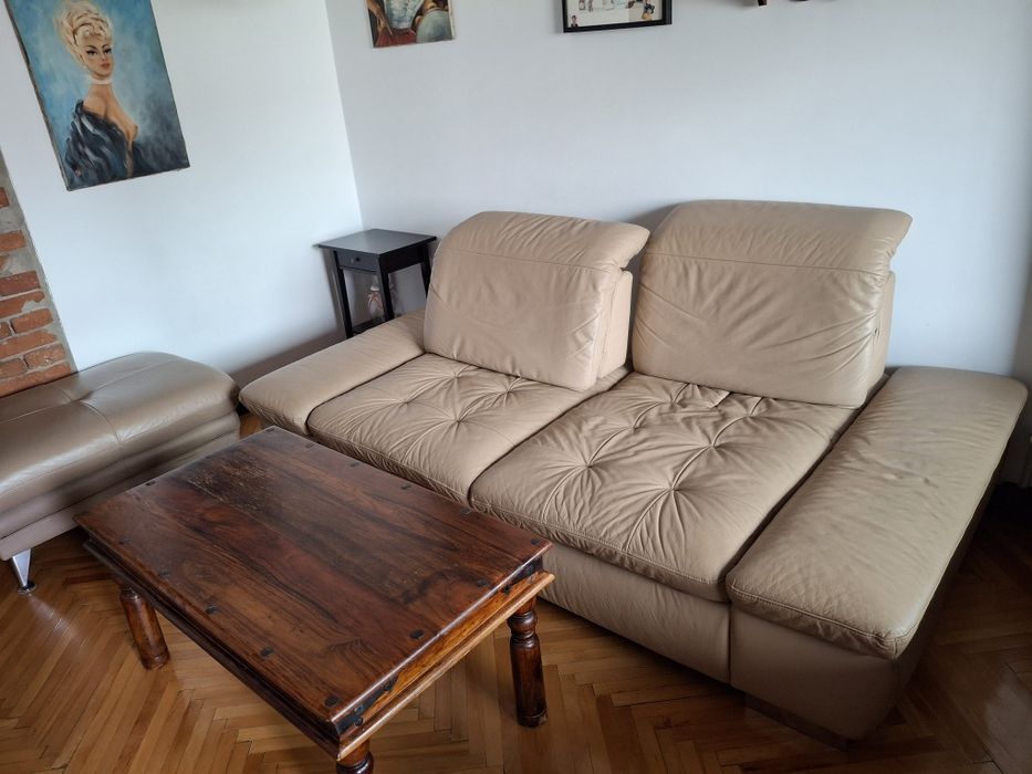 Vând canapea piele naturala Mobexpert  2700 lei