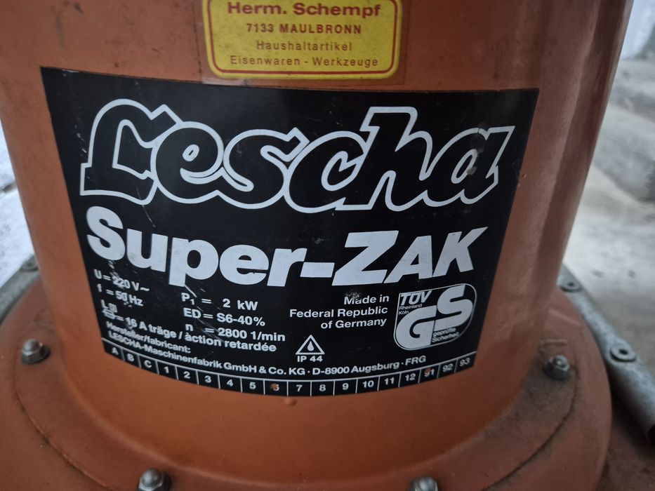 Tocatoare de crengi si resturi vegetale  Lescha