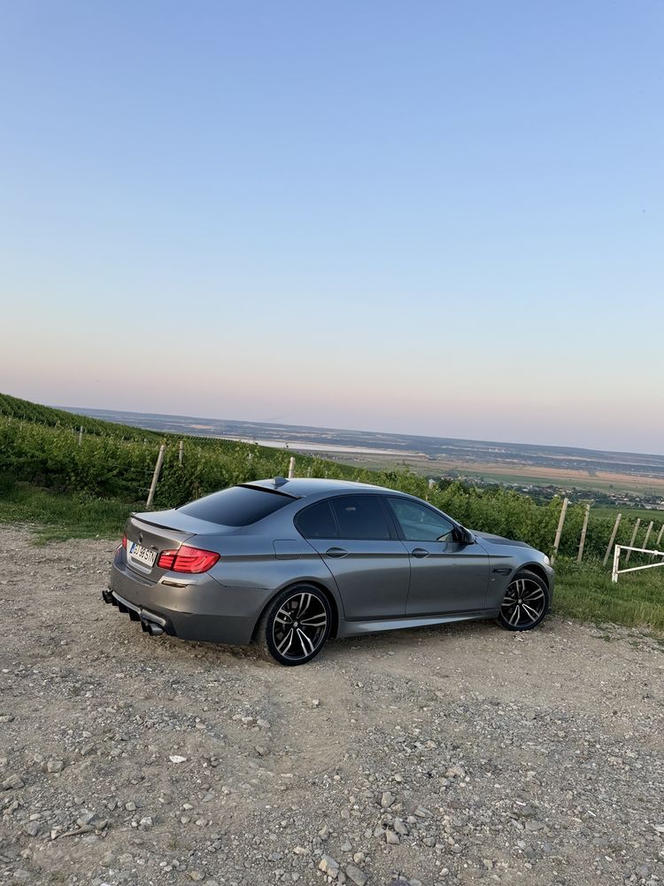 Vând BMW F10 520D