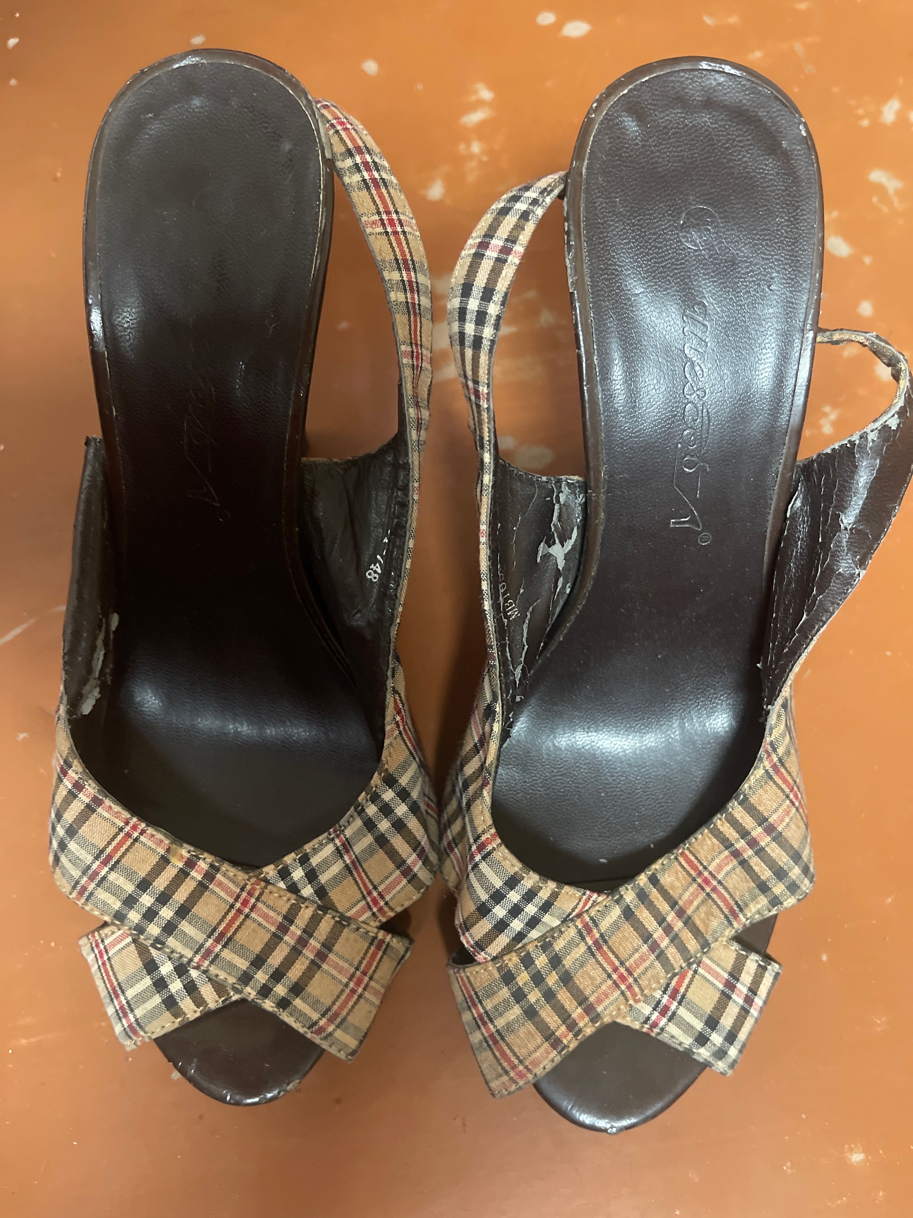 Каблук туфли и босоножки для женщин