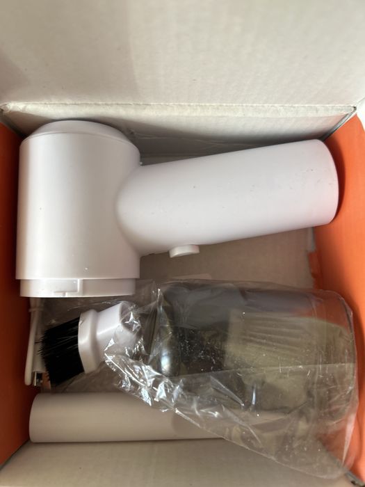 Aspirator auto portabil fara fir