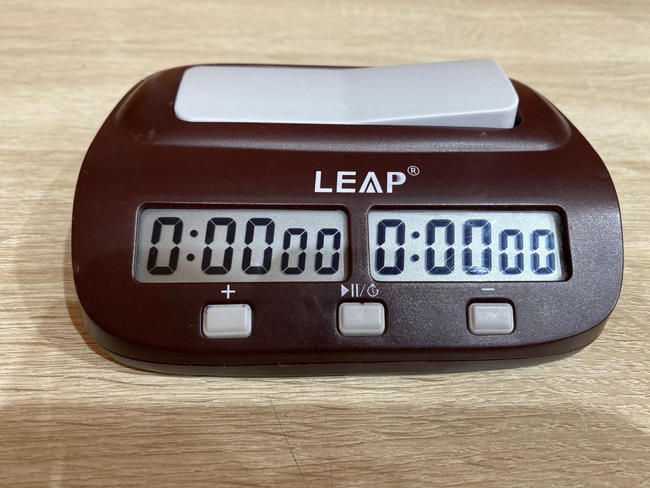 шахматные часы фирмы leap