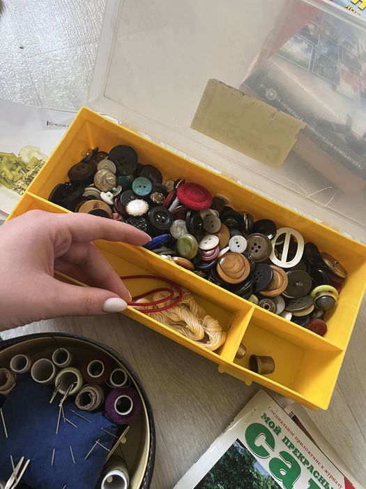 Коробка с пуговицами