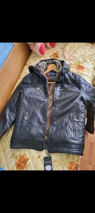 Мъжко кожено яке 70лв.