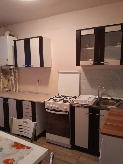 De închiriat apartament cu două camere