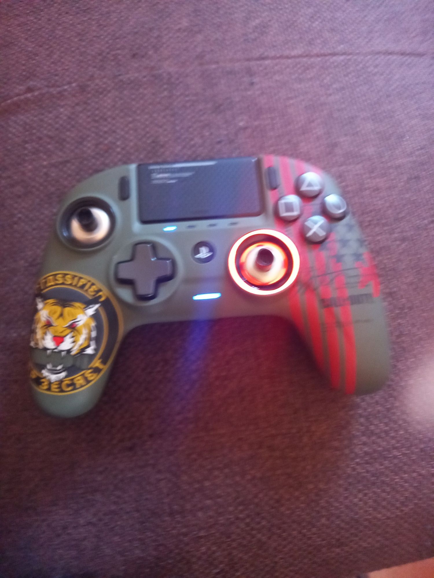 Controler nacon care are lipsă joystick-uri