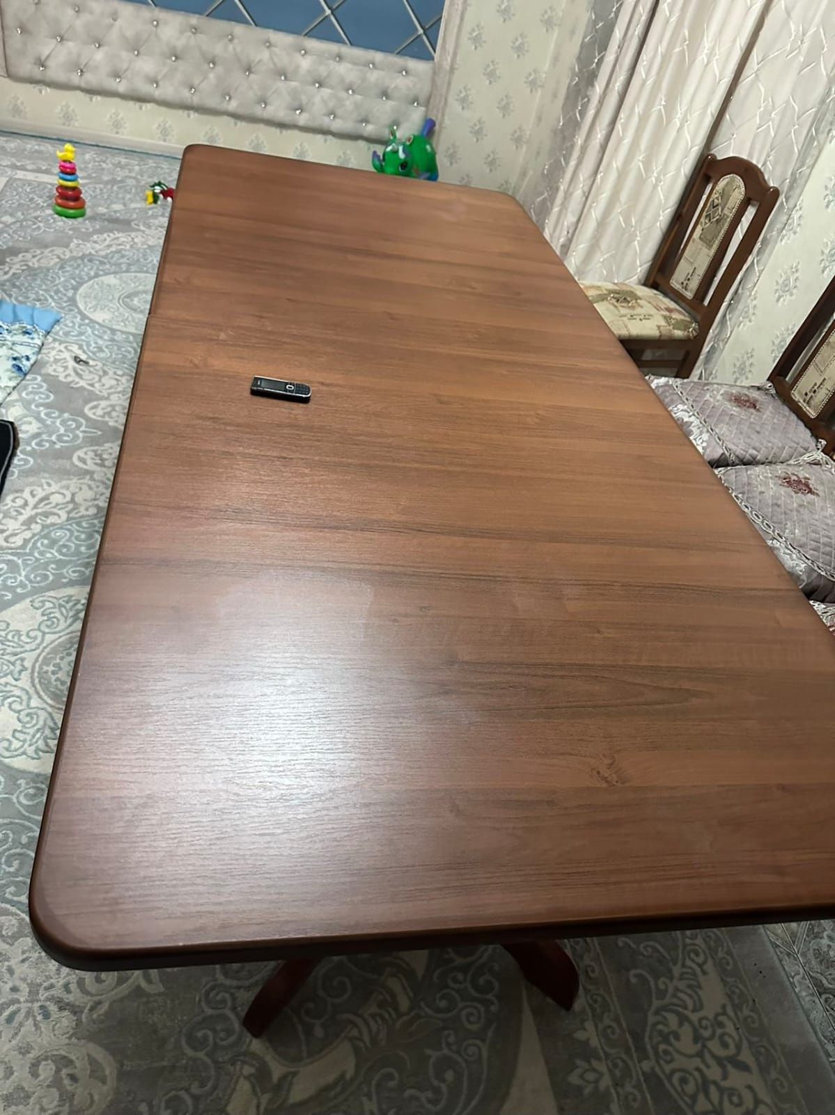 Новый стол 4 метровая, качественная,
 без царапины