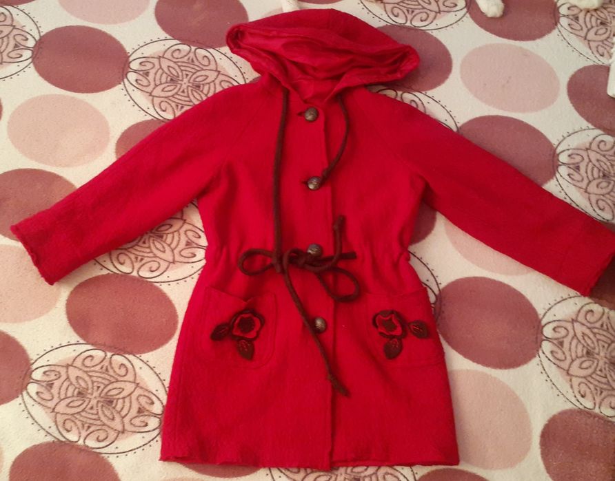 Продам   пальто для девочек!!
