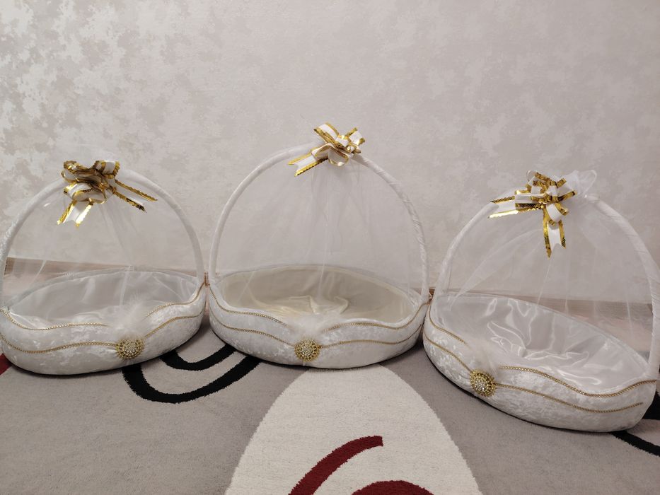 Продаю белые корзинки